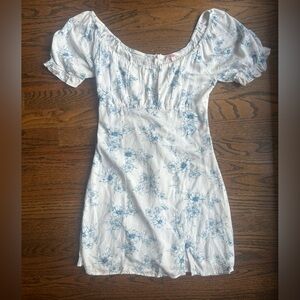 Cute white and blue patterned dress small